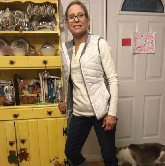 Meet your Posher, Bethany - Picture 2 of 2